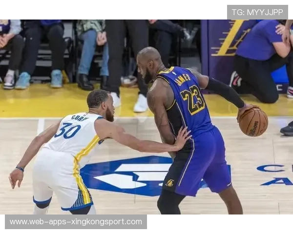 勇士队续写辉煌，目标三连冠，勇士队出场超燃视频