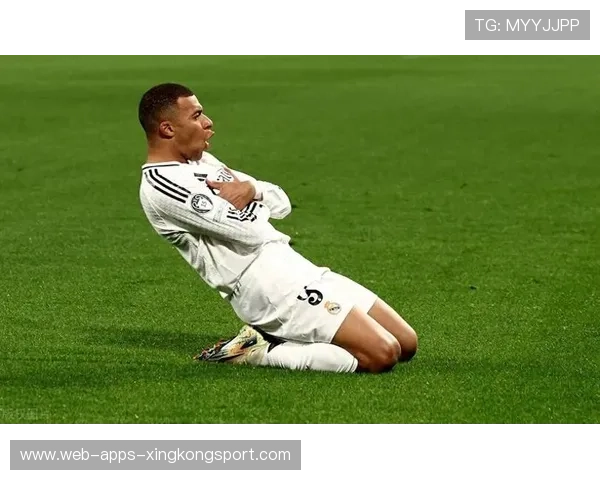 姆巴佩斜线跑动精准接应传球形成绝佳机会