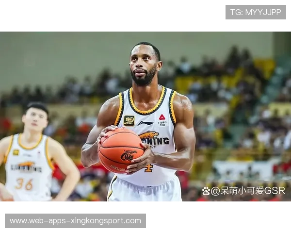 弗格突破造犯规，辽宁稳住节奏