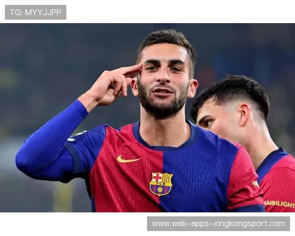 费兰托雷斯控球后送出挑传,巴萨前场创造点连续出现——攻守兼备的现代足球魅力 费兰托雷斯控球后送出挑传,巴萨前场创造点连续出现——攻守兼备的现代足球魅力